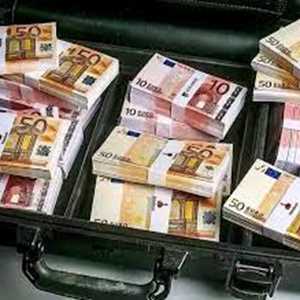 DEVENIR RICHE EN 3 JOURS PAR PORTE MONNAIE CANARIES MAGIQUE A HAUTE PUISSANCE QUI ATTIRENT D'ARGENT+22961920714, un gérant de magasin de lingerie à Bayeux