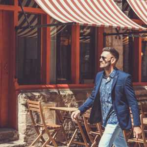 Jordan, un vendeur d'accessoires de mode à Tourcoing