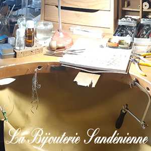 LA BIJOUTERIE SANDENIENNE, un vendeur de bijoux à Saint-Chamond