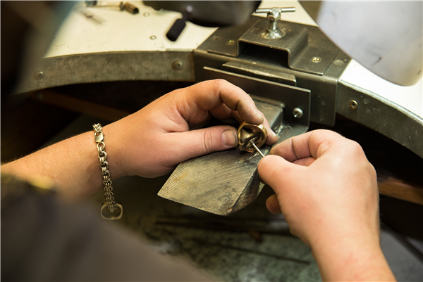 Faire réparer ses bijoux facilement