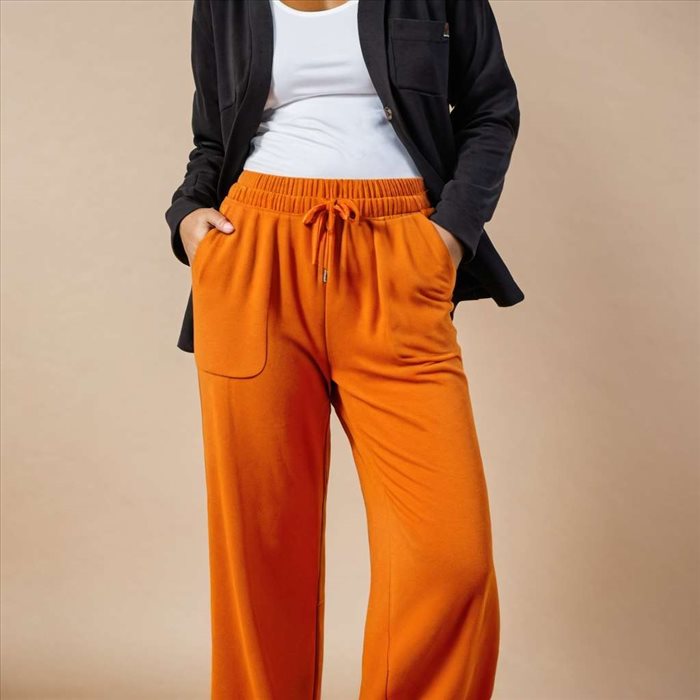Associer un Pantalon Orange : Guide Pratique et Astuces