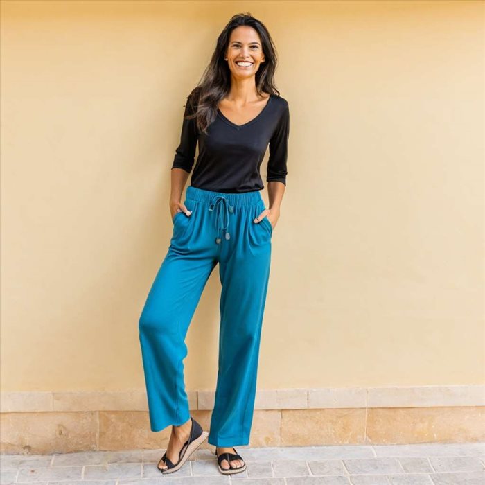 Adoptez le Pantalon Patte d’Eph sans Vieillir Votre Look
